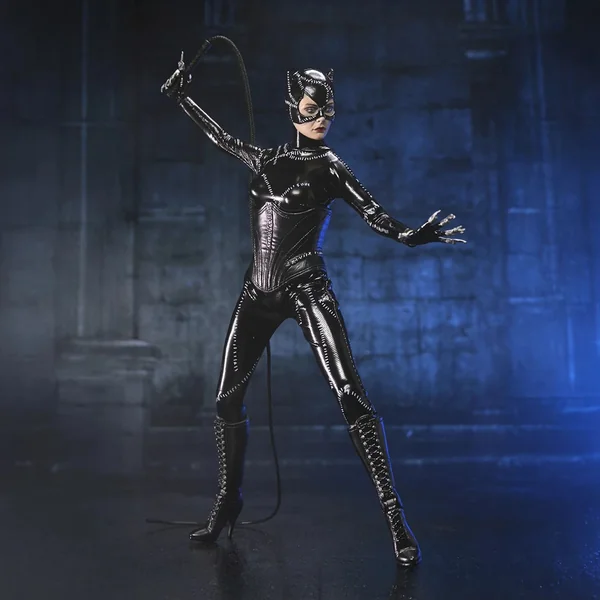 BATMAN RETURNS - 8” CLOTHED ACTION FIGURE - CATWOMAN