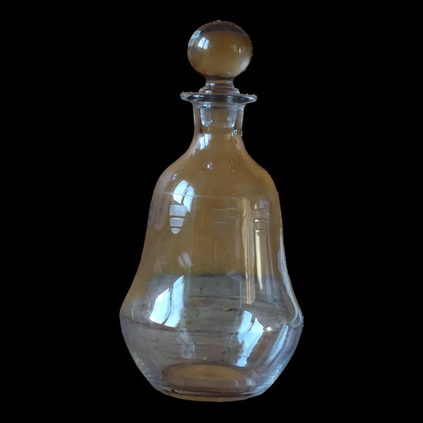 Carafe ancienne en verre gravé