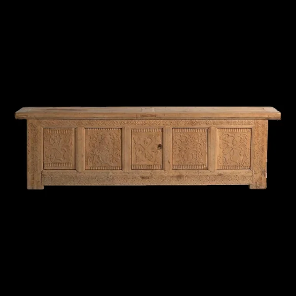 Enfilade ancienne sculptée en bois de sapin – Chine, vers 1930