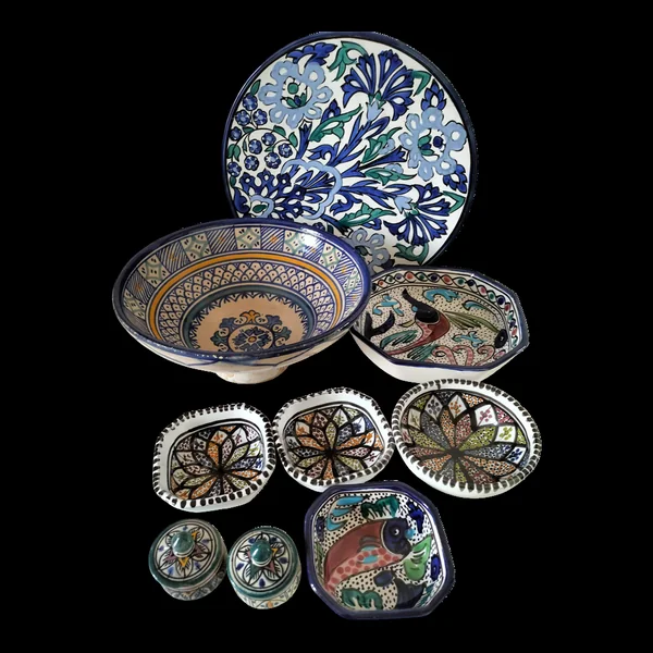 Ensemble de 9 céramiques tunisiennes peintes à la main
