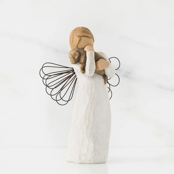 Figurine Ange de l'amitié - Willow Tree - Pour ceux qui partagent un sentiment d'affection