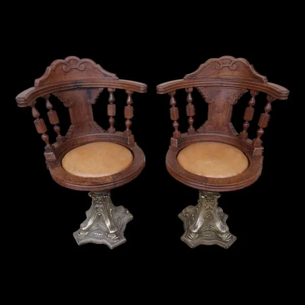 Paire de Fauteuils de Capitaine