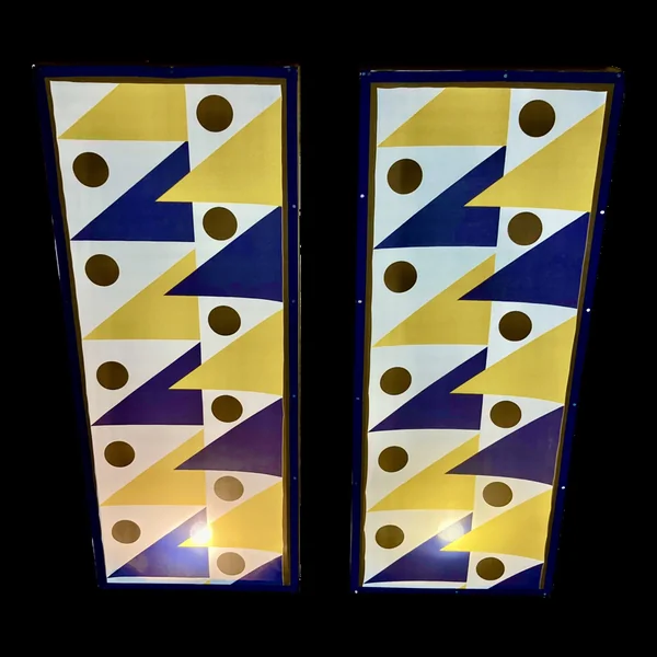 Paire de grandes appliques "design scandinave".