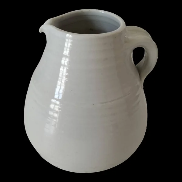Pichet en grès blanc tourné main – céramique artisanale signée