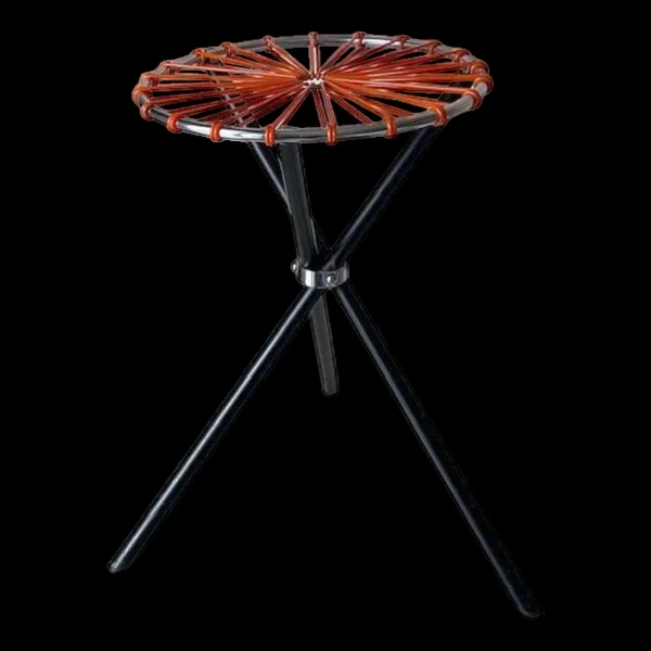 Tabouret tripode pliable en fil