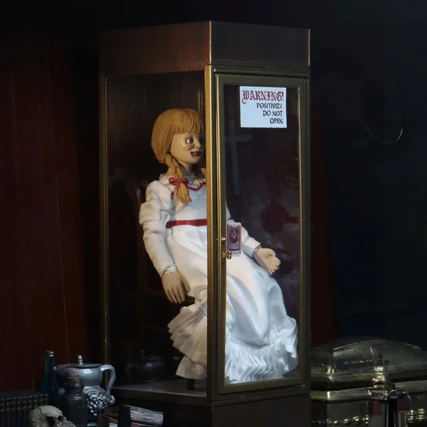 THE CONJURING UNIVERSE – 8” CLOTHED FIGURE – ANNABELLE