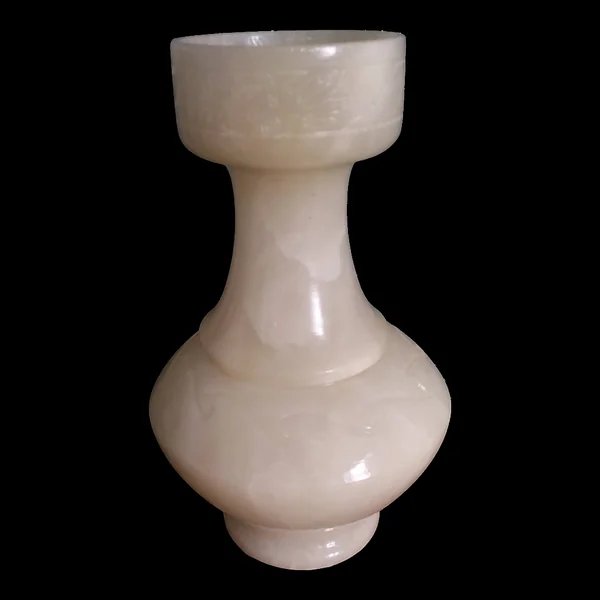 Vase en albâtre